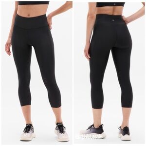 Athleta Interval Stash High Rise Capri Leggings S Black